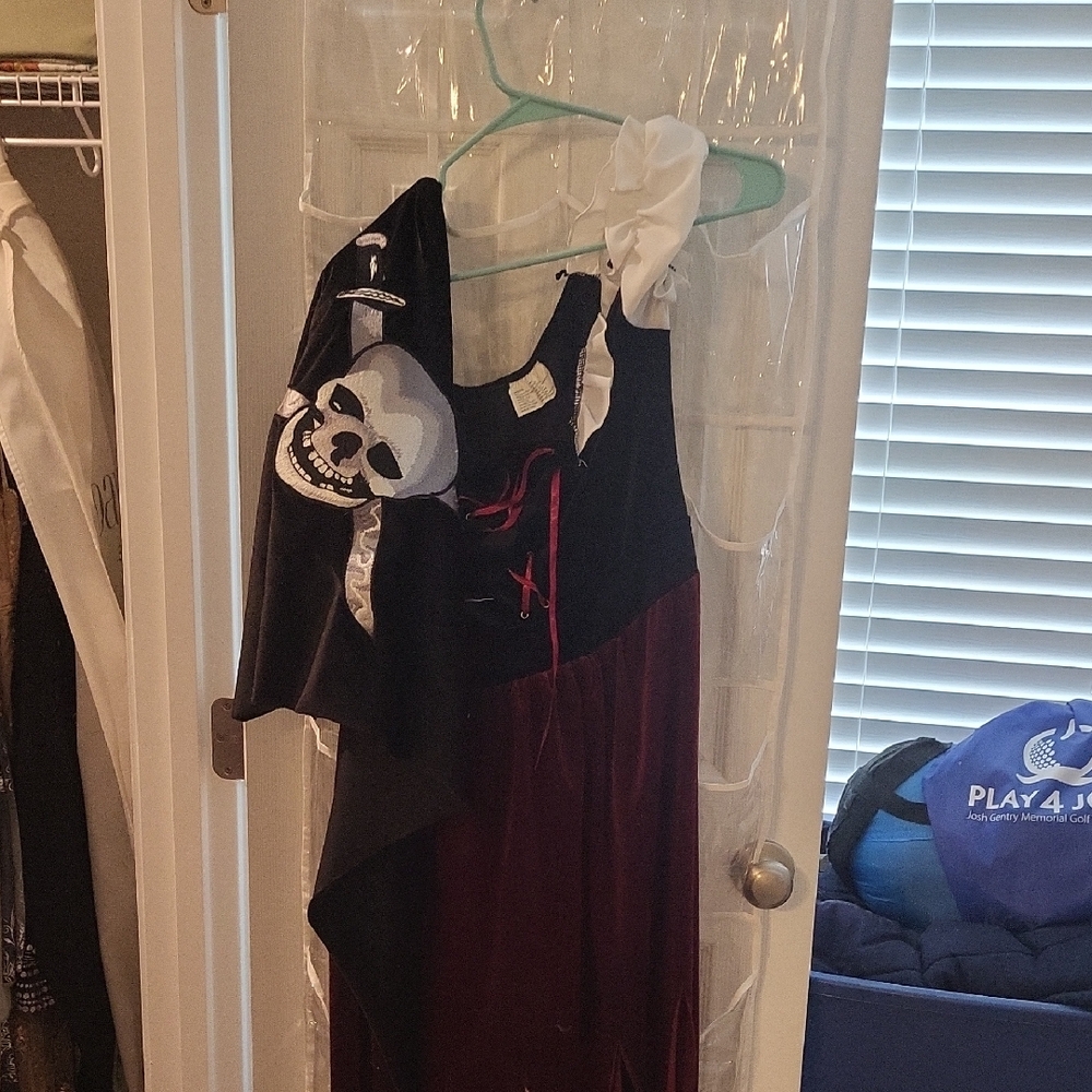 Womens Pirate Costume - Black and Red